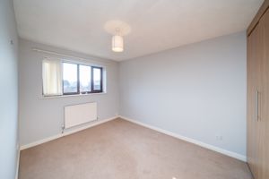 BEDROOM - click for photo gallery
